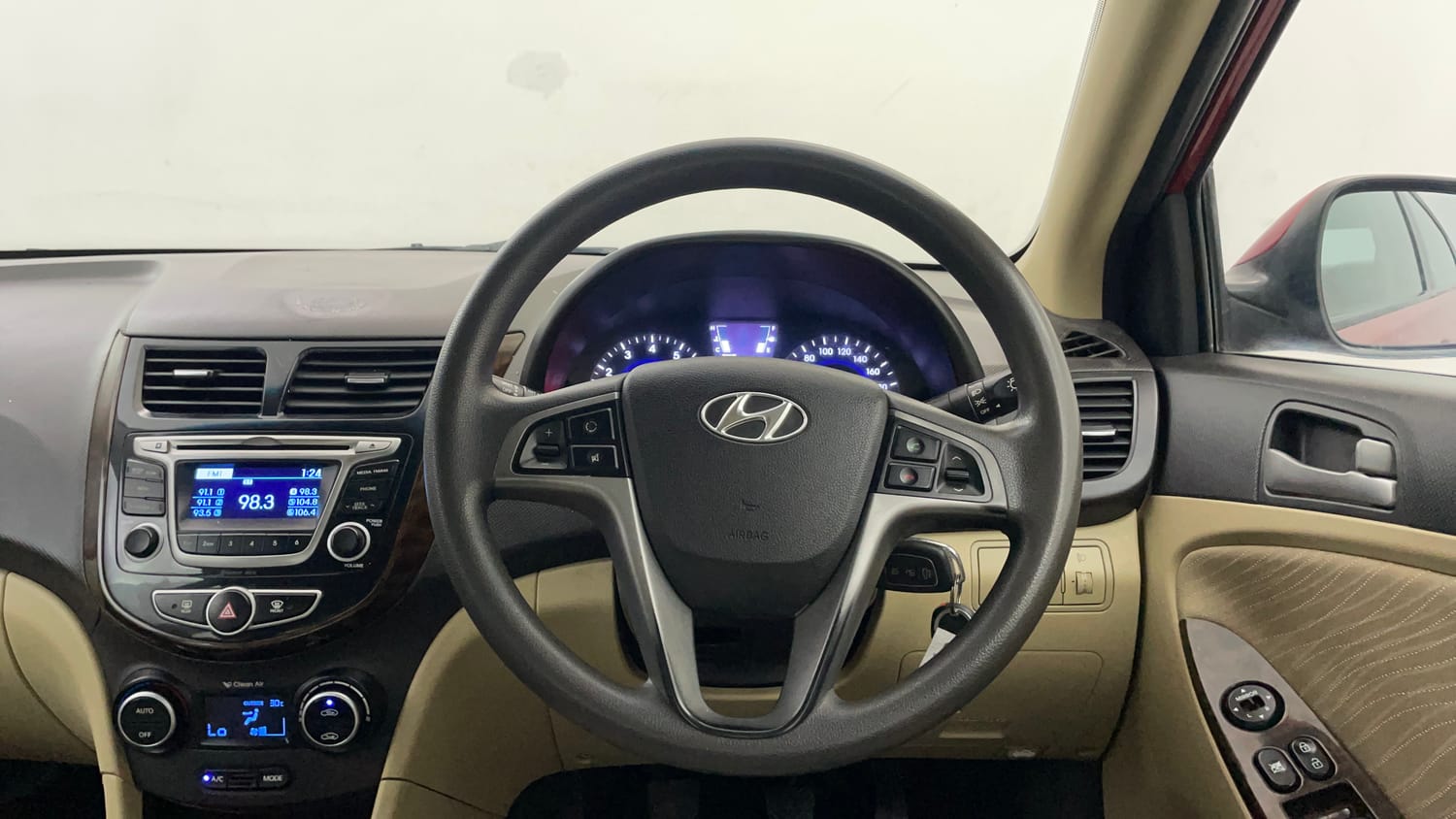 Used 2016 Hyundai Fluidic Verna 4S 1.6 VTVT S Petrol Manual interior STEERING VIEW