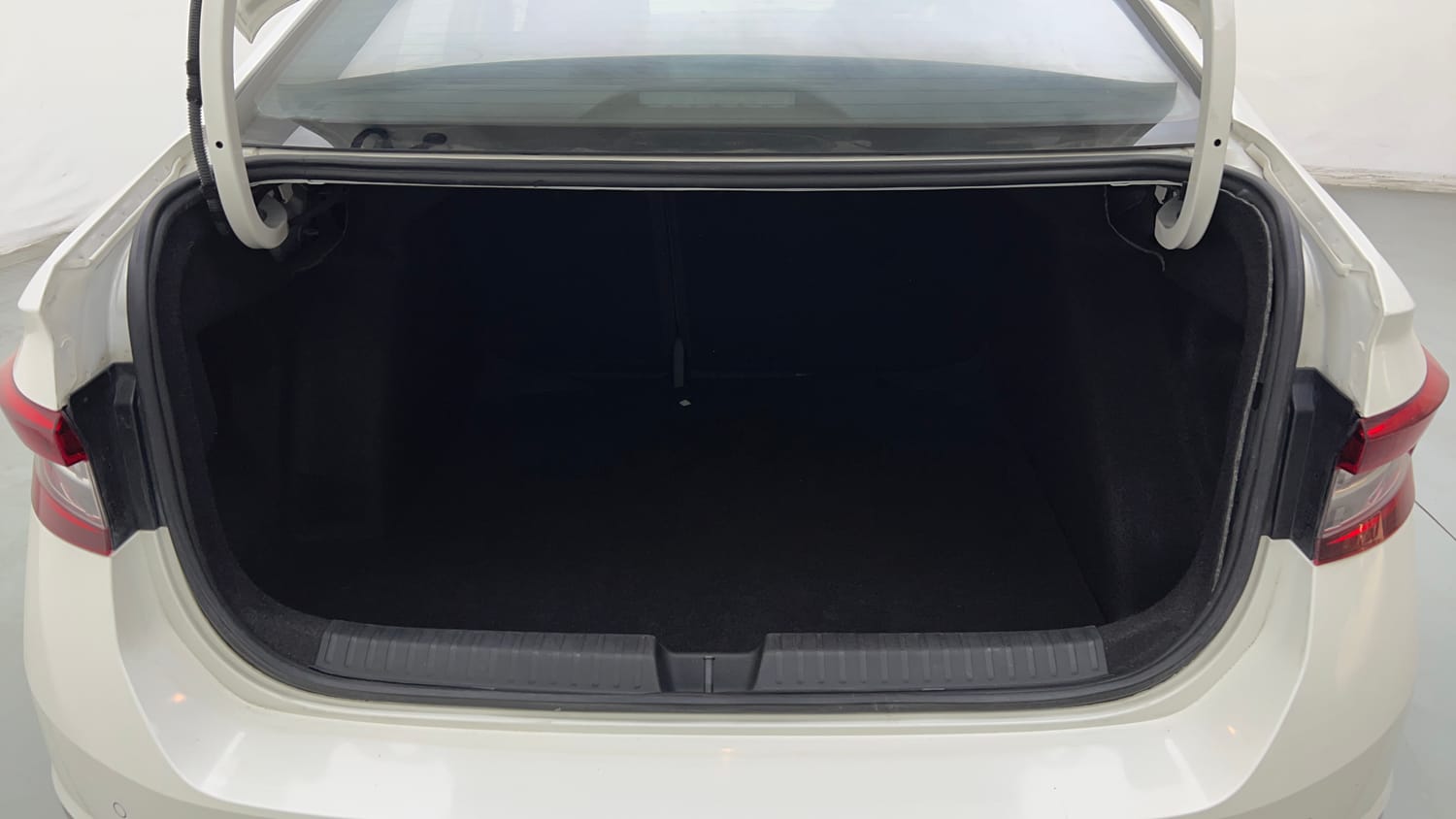 2022 Skoda Slavia Style 1.0L TSI AT-25