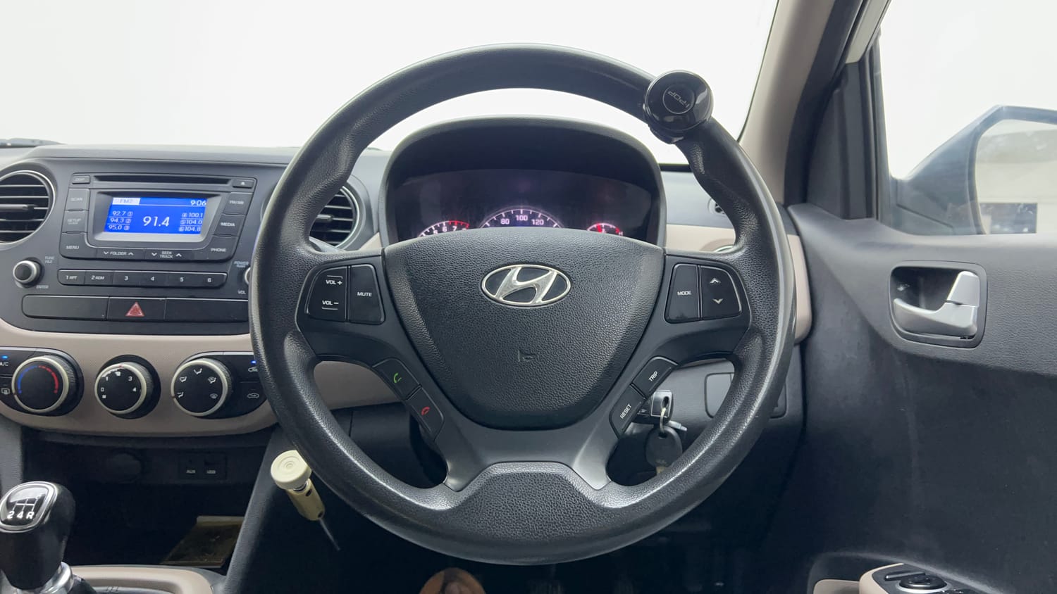 Used 2015 Hyundai Grand i10 Sportz 1.2 Kappa VTVT Petrol Manual interior STEERING VIEW