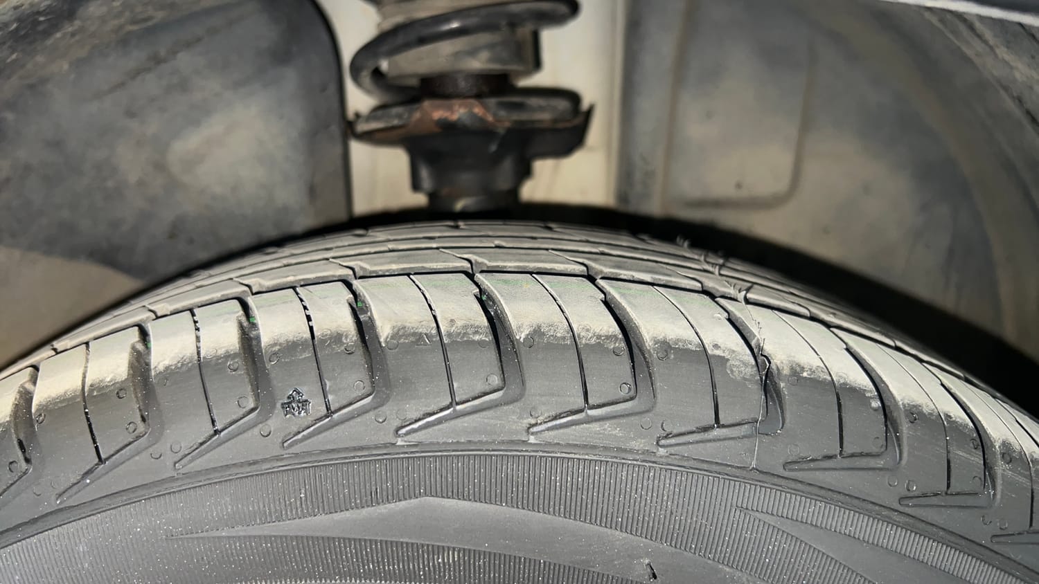 Used 2016 Renault Kwid RXT Petrol Manual tyres RIGHT FRONT TYRE TREAD VIEW