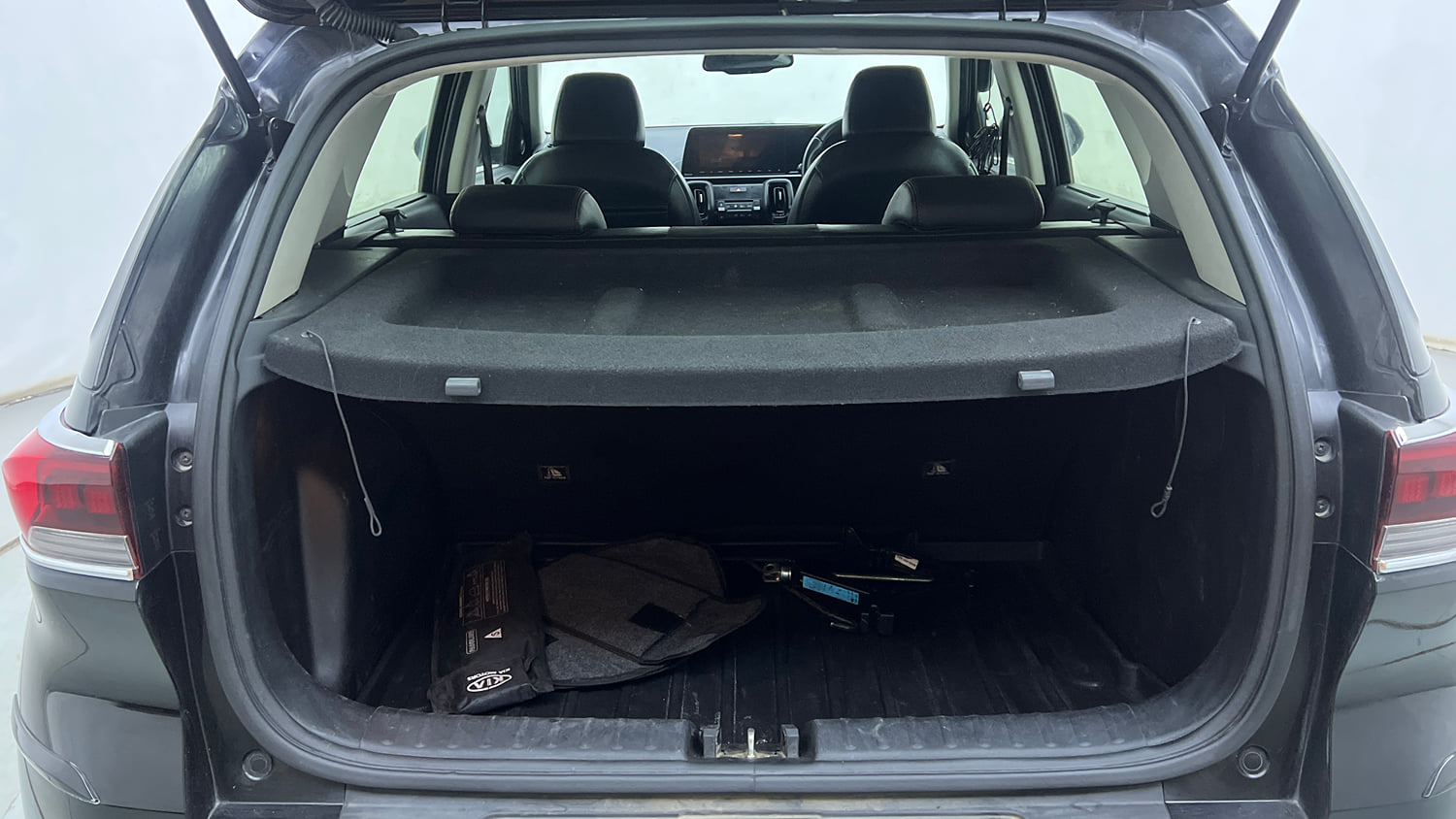 Used 2022 Kia Sonet GTX Plus 1.0 iMT Petrol Manual interior DICKY INSIDE VIEW