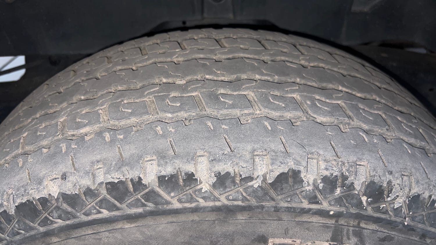 Used 2022 mahindra Thar LX Hard Top Petrol AT 4WD Petrol Automatic tyres RIGHT REAR TYRE TREAD VIEW