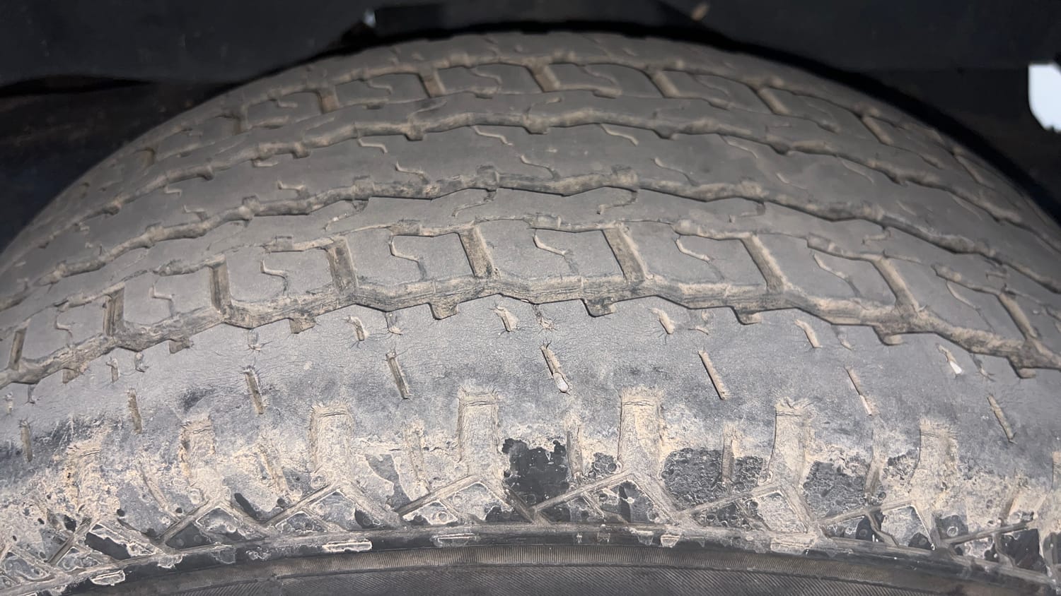 Used 2022 mahindra Thar LX Hard Top Petrol AT 4WD Petrol Automatic tyres LEFT REAR TYRE TREAD VIEW