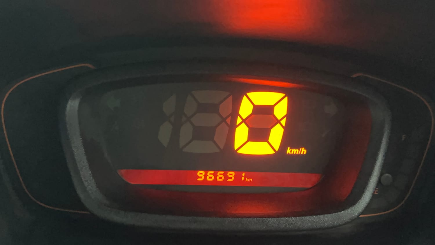 Used 2016 Renault Kwid RXT Petrol Manual interior CLUSTERMETER VIEW