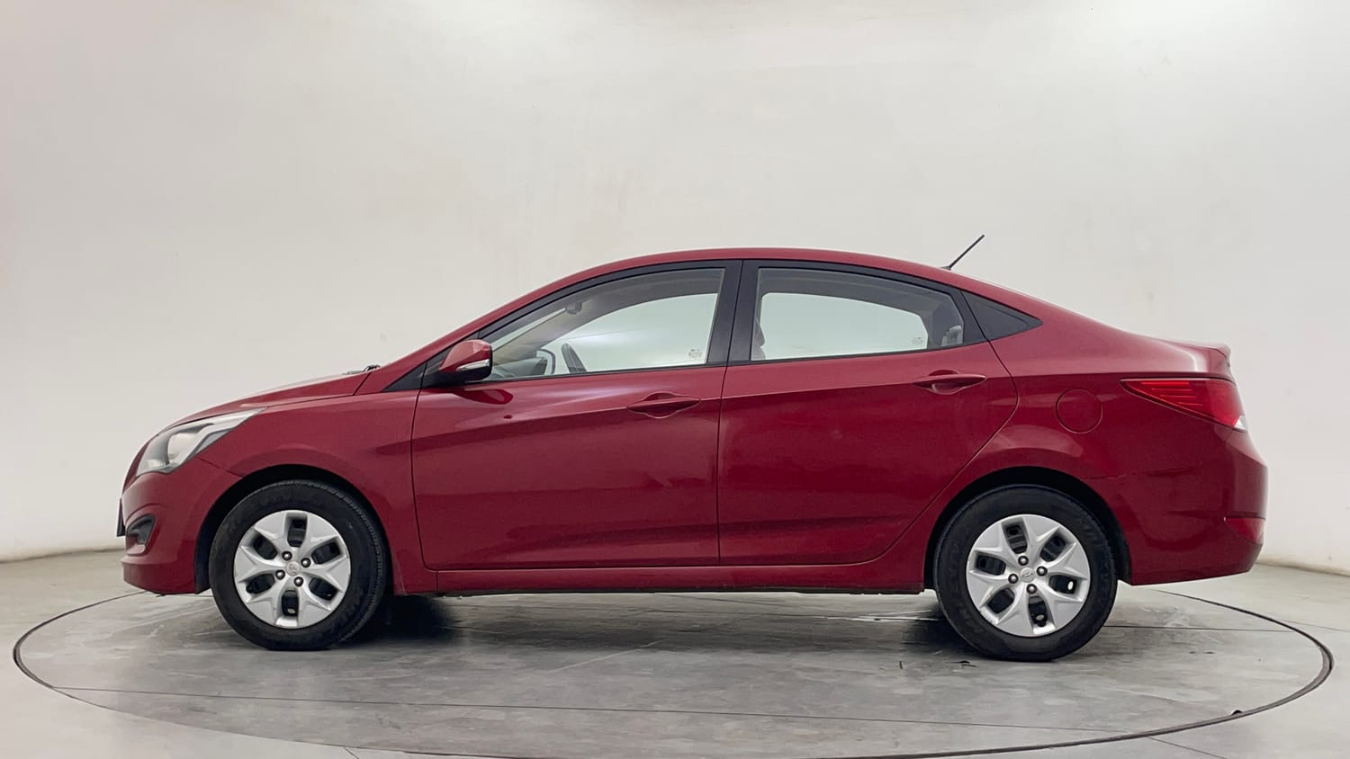 Used 2016 Hyundai Fluidic Verna 4S 1.6 VTVT S Petrol Manual exterior LEFT SIDE VIEW