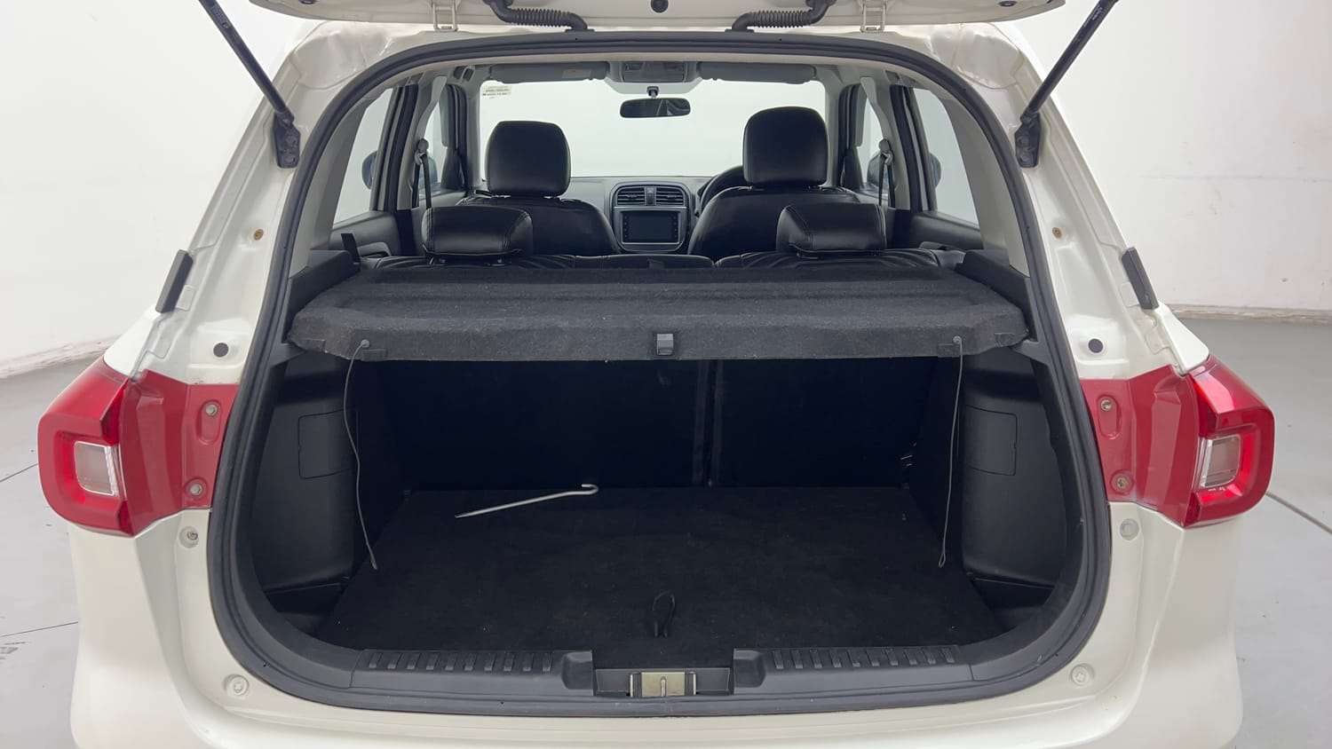 Used 2020 Maruti Suzuki Vitara Brezza ZXi AT SHVS Petrol Automatic interior DICKY INSIDE VIEW