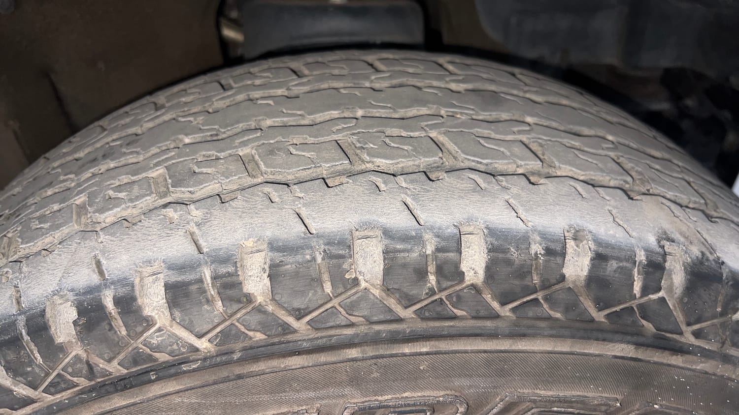 Used 2022 mahindra Thar LX Hard Top Petrol AT 4WD Petrol Automatic tyres RIGHT FRONT TYRE TREAD VIEW