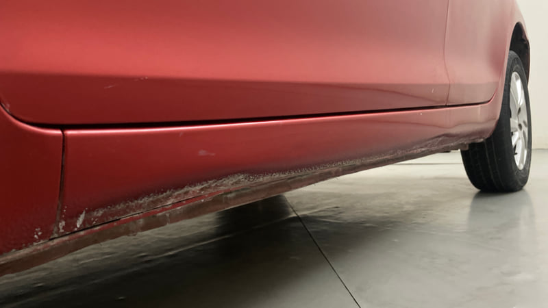 Used 2014 Maruti Suzuki Swift ZXi Petrol Manual dents MINOR DENT