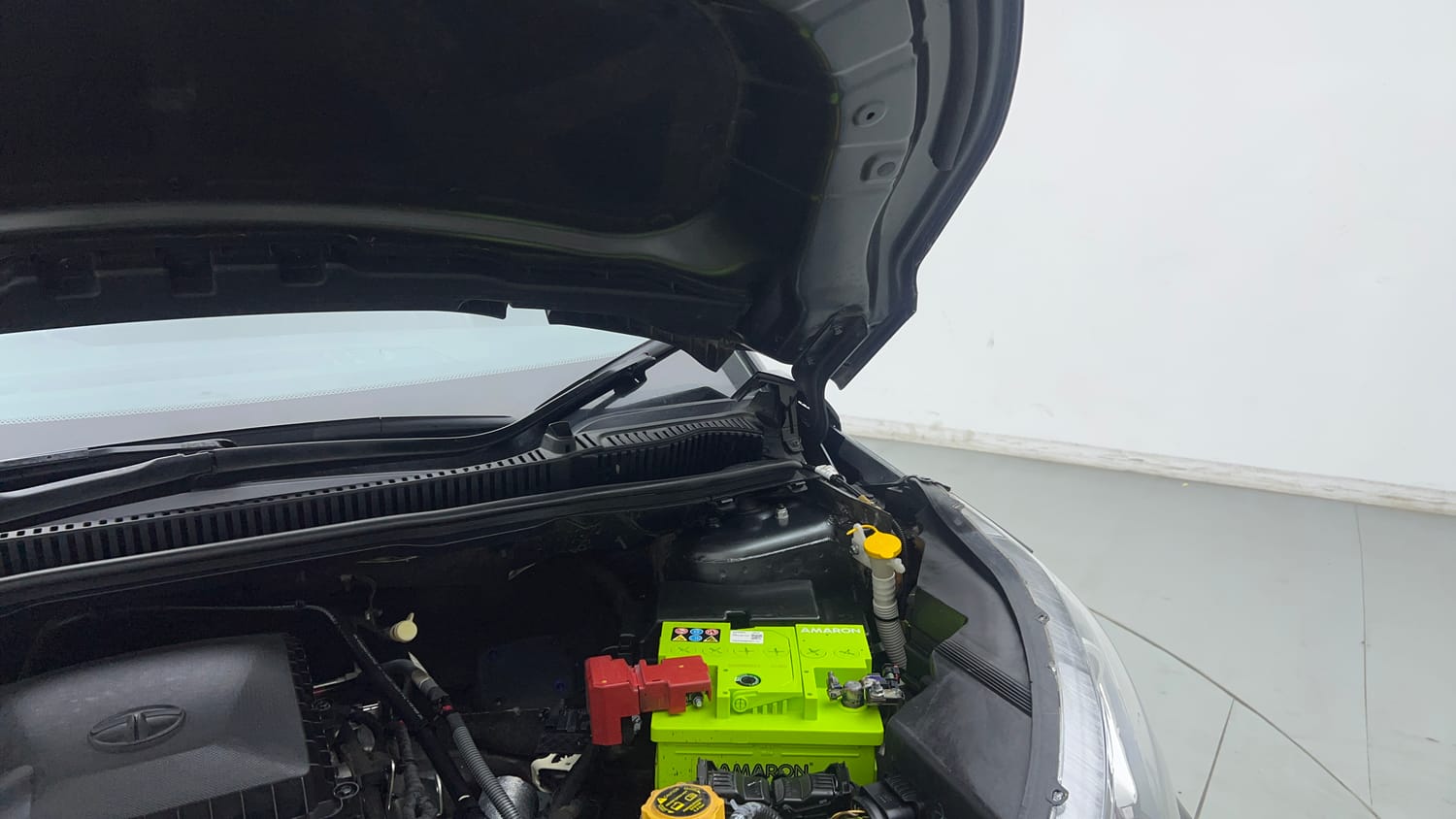 Used 2023 Tata Nexon XZ Plus Petrol Manual engine ENGINE LEFT SIDE HINGE & APRON VIEW