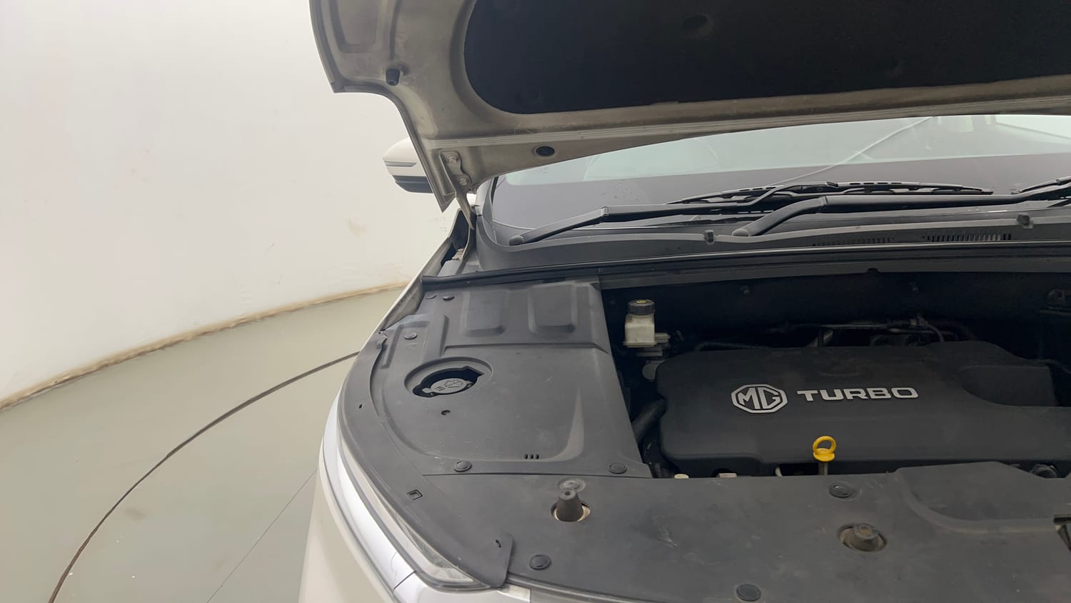 Used 2020 MG Motors Hector Sharp 2.0 Diesel Diesel Manual engine ENGINE RIGHT SIDE HINGE & APRON VIEW
