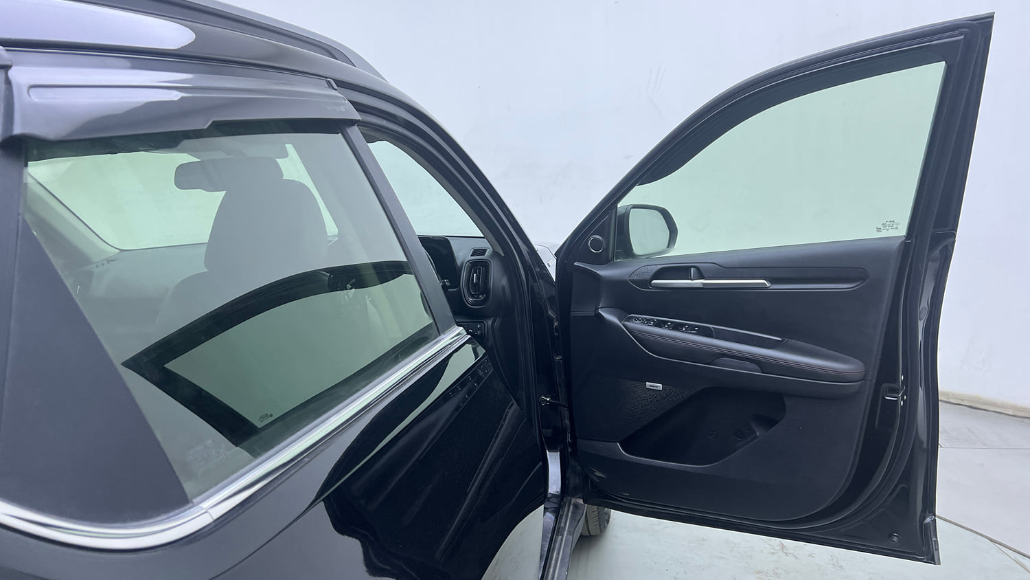 Used 2022 Kia Sonet GTX Plus 1.0 iMT Petrol Manual interior RIGHT FRONT DOOR OPEN VIEW
