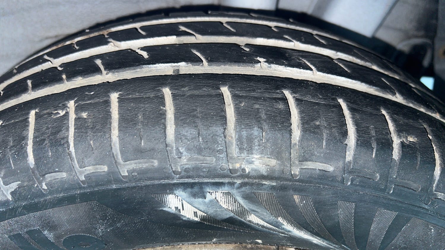 Used 2015 Hyundai Grand i10 Sportz 1.2 Kappa VTVT Petrol Manual tyres LEFT REAR TYRE TREAD VIEW