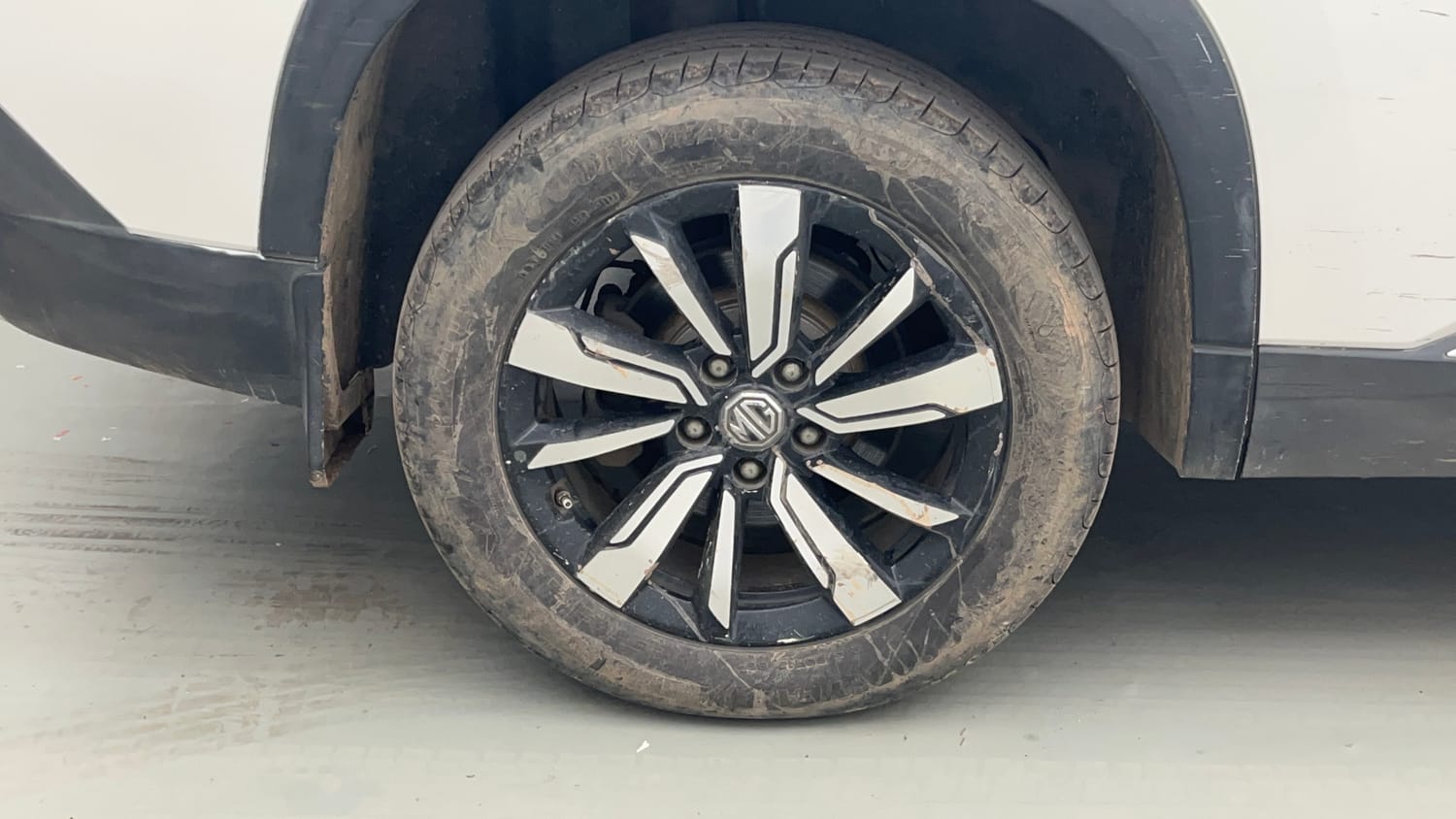 Used 2020 MG Motors Hector Sharp 2.0 Diesel Diesel Manual tyres RIGHT REAR TYRE RIM VIEW