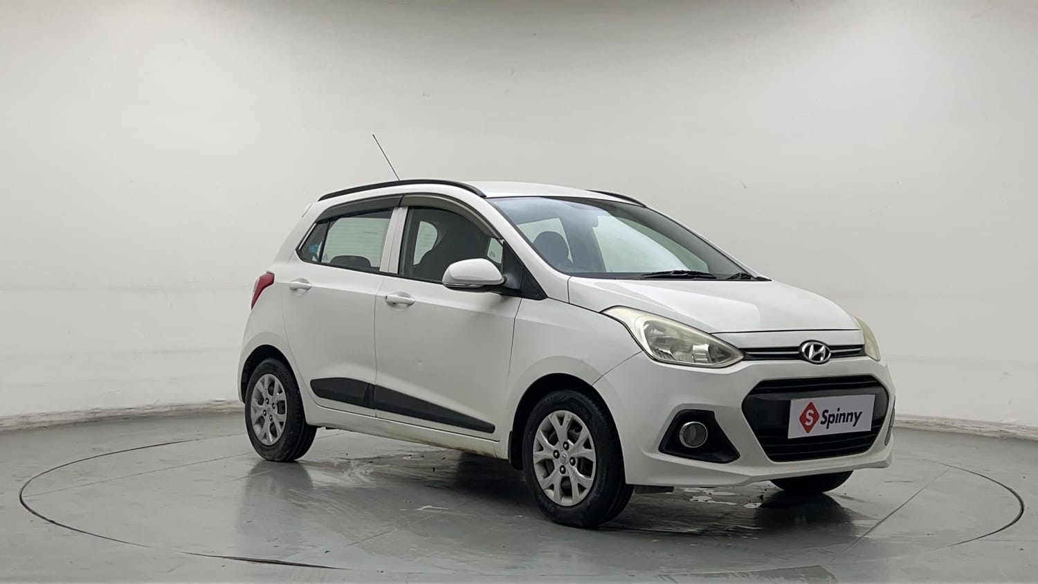 Used 2015 Hyundai Grand i10 Sportz 1.2 Kappa VTVT Petrol Manual exterior RIGHT FRONT CORNER VIEW