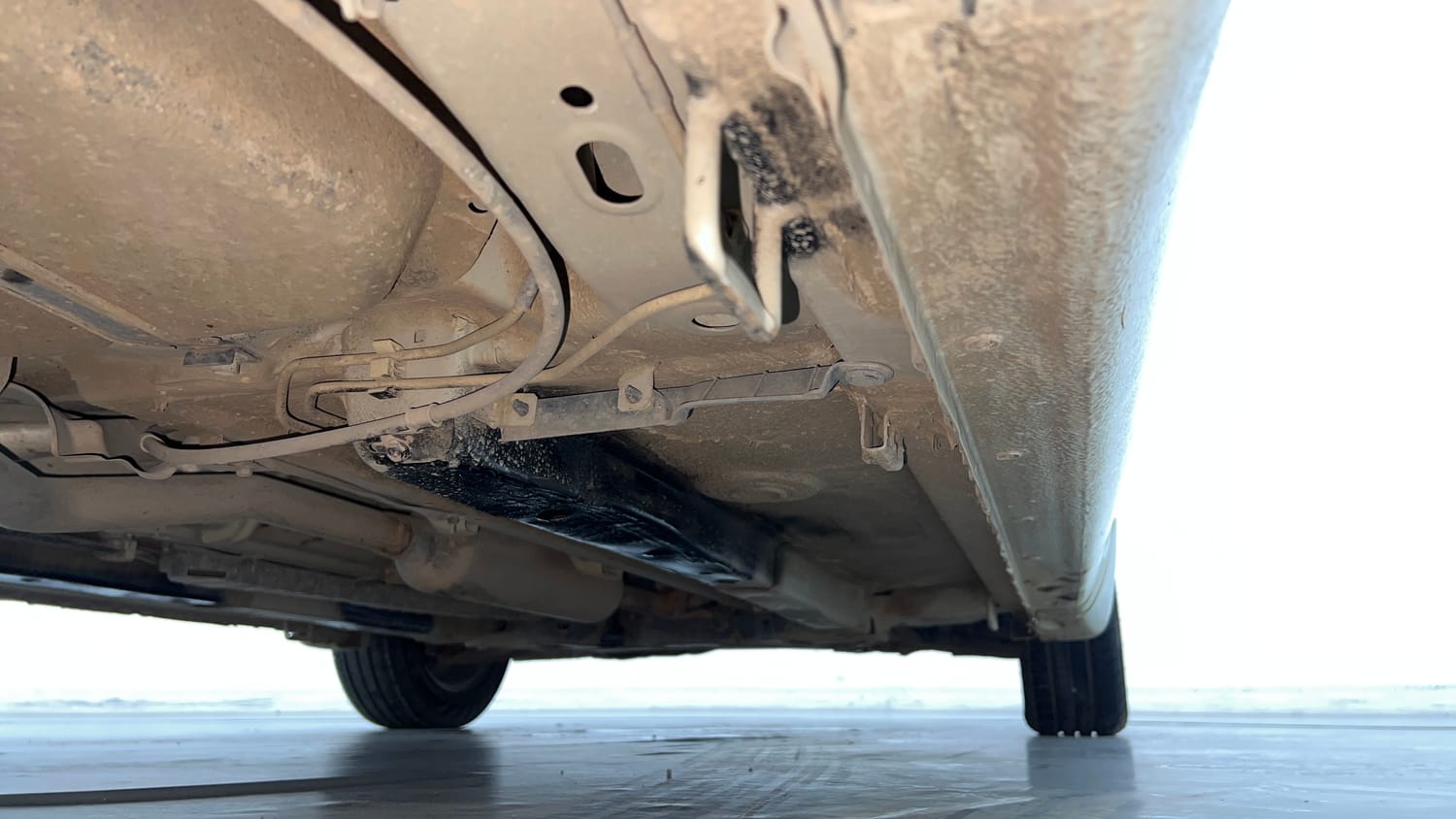Used 2023 Maruti Suzuki Ciaz Sigma 1.5 Petrol Manual extra REAR RIGHT UNDERBODY VIEW