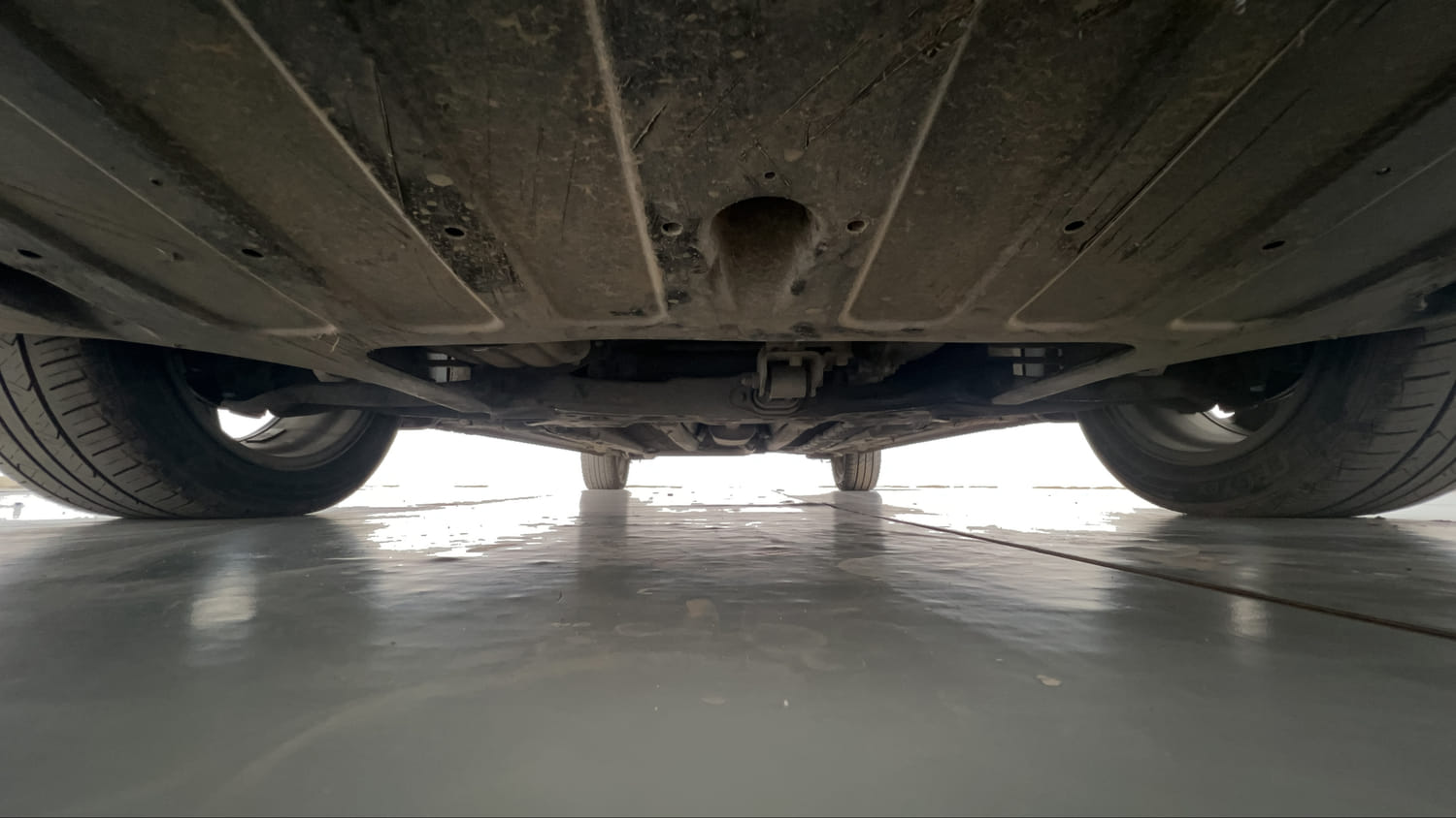 Used 2019 Hyundai Verna SX (O)1.6 VTVT Petrol Manual extra FRONT LEFT UNDERBODY VIEW
