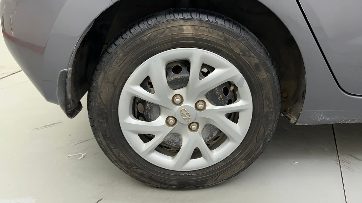 Used 2017 Hyundai Grand i10 Magna 1.2 Kappa VTVT Petrol Manual tyres RIGHT REAR TYRE RIM VIEW