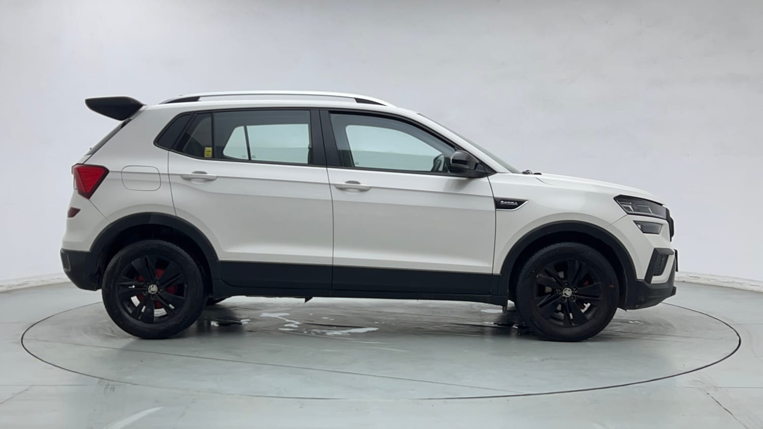 2023 Skoda Kushaq Ambition 1.0L TSI AT-5