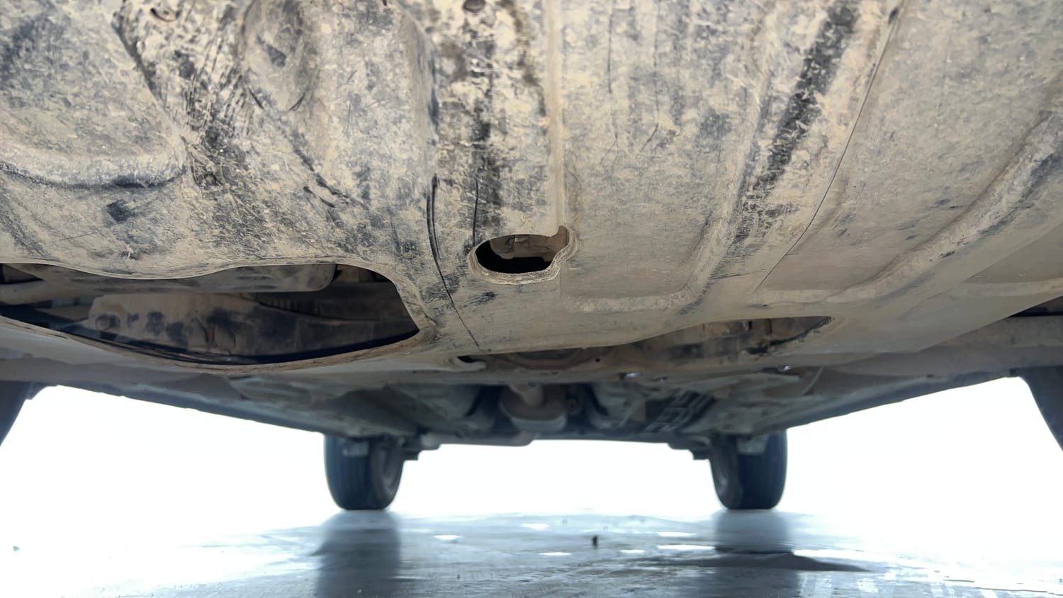Used 2020 Hyundai Venue SX Plus 1.0 Turbo DCT Petrol Automatic extra FRONT LEFT UNDERBODY VIEW