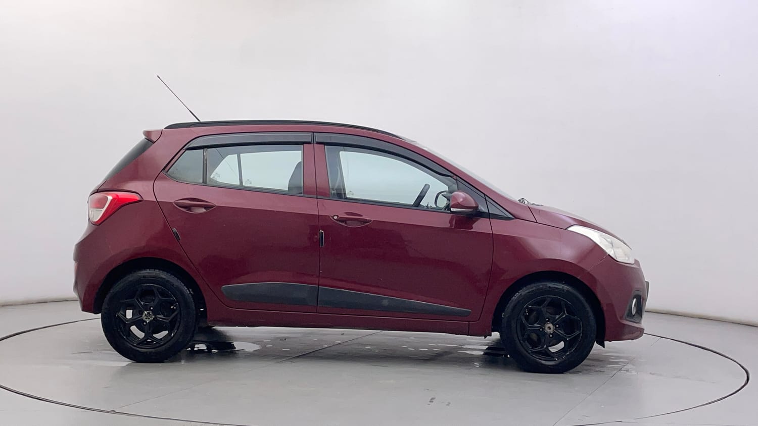 Used 2015 Hyundai Grand i10 Sportz 1.2 Kappa VTVT Petrol Manual exterior RIGHT SIDE VIEW