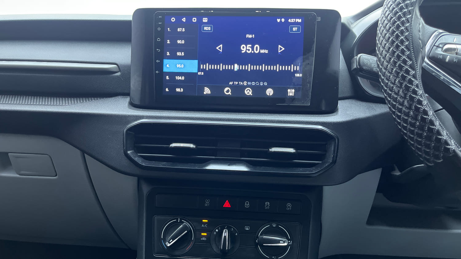 Used 2025 Skoda Kylaq Signature Petrol Manual interior MUSIC SYSTEM & AC CONTROL VIEW