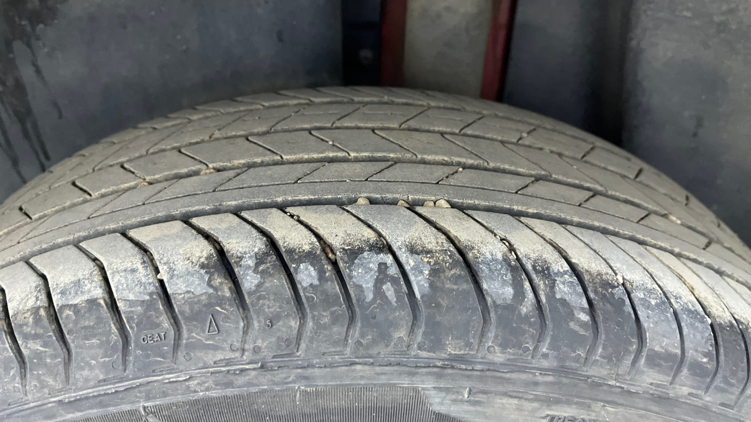 Used 2025 Skoda Kylaq Signature Petrol Manual tyres LEFT REAR TYRE TREAD VIEW