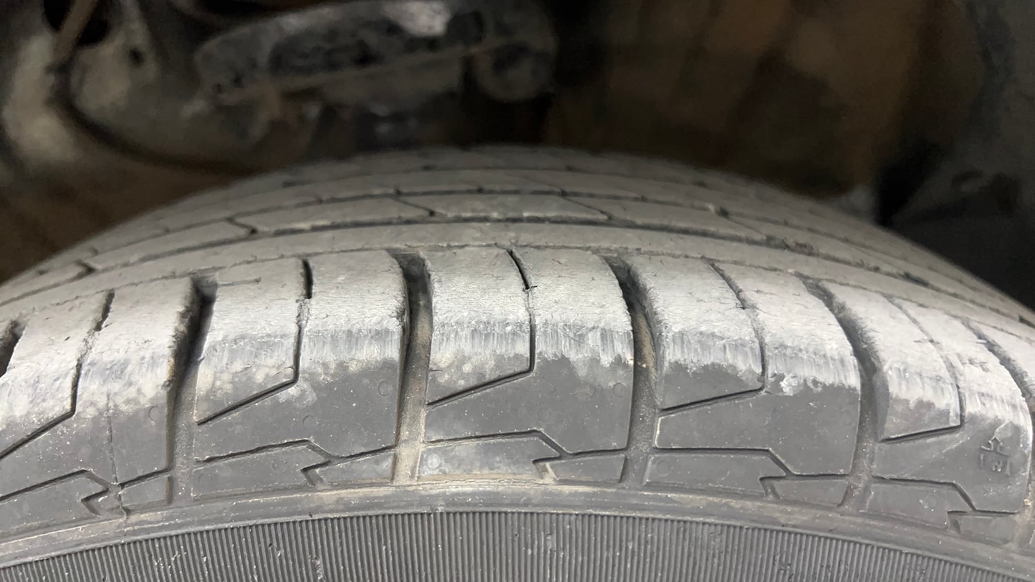 Used 2023 Kia Seltos GTX Plus 1.4 Petrol Manual tyres RIGHT FRONT TYRE TREAD VIEW