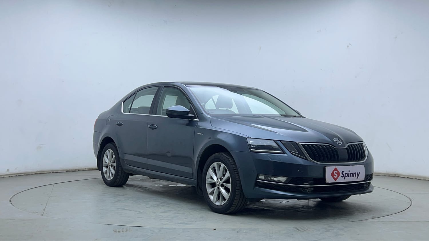 Used 2018 Skoda Octavia 1.8 TSI L&K Petrol Automatic exterior RIGHT FRONT CORNER VIEW