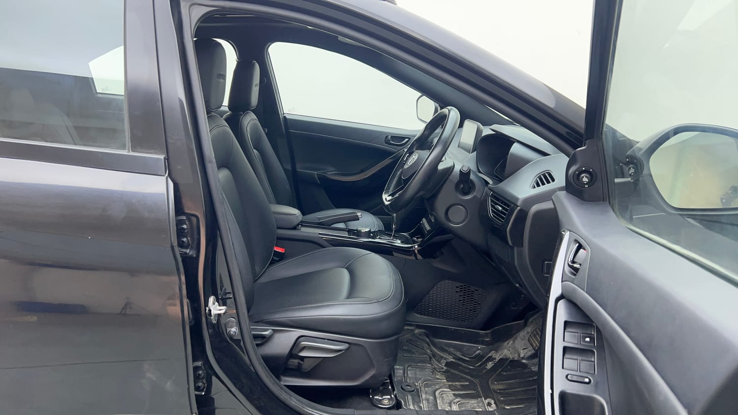 2023 Tata Nexon XZA Plus (S) Dark Edition-17