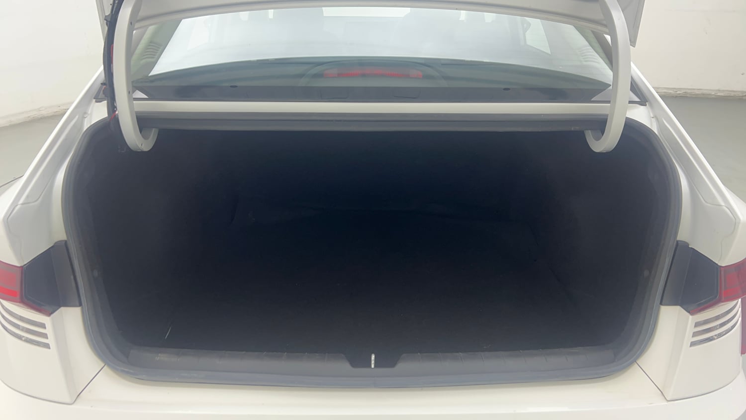 Used 2025 Hyundai Verna EX 1.5 Petrol MT Petrol Manual interior DICKY INSIDE VIEW