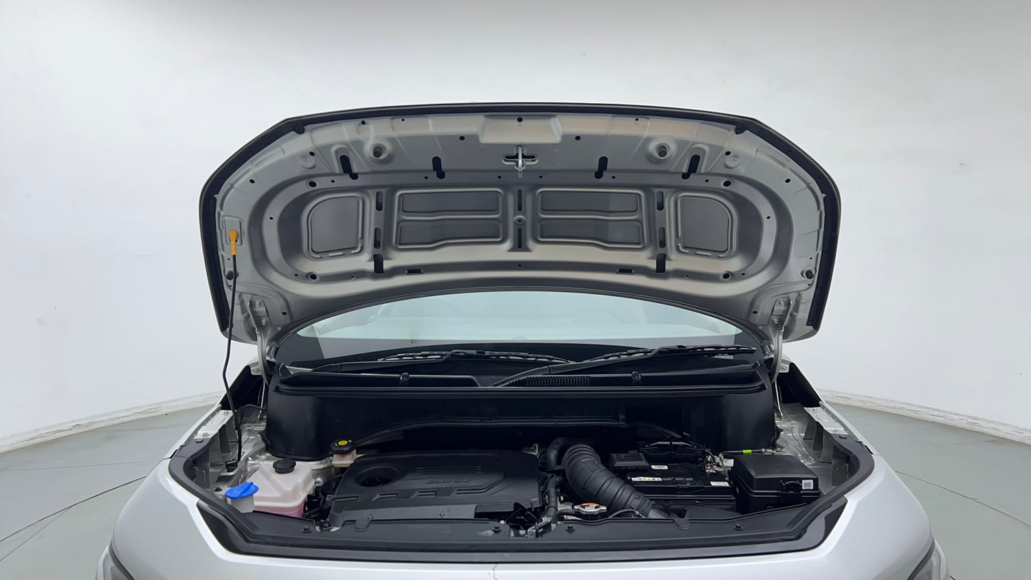 Used 2025 Kia Syros HTX Plus (O) 1.5 Diesel 6AT Diesel Automatic engine ENGINE & BONNET OPEN FRONT VIEW