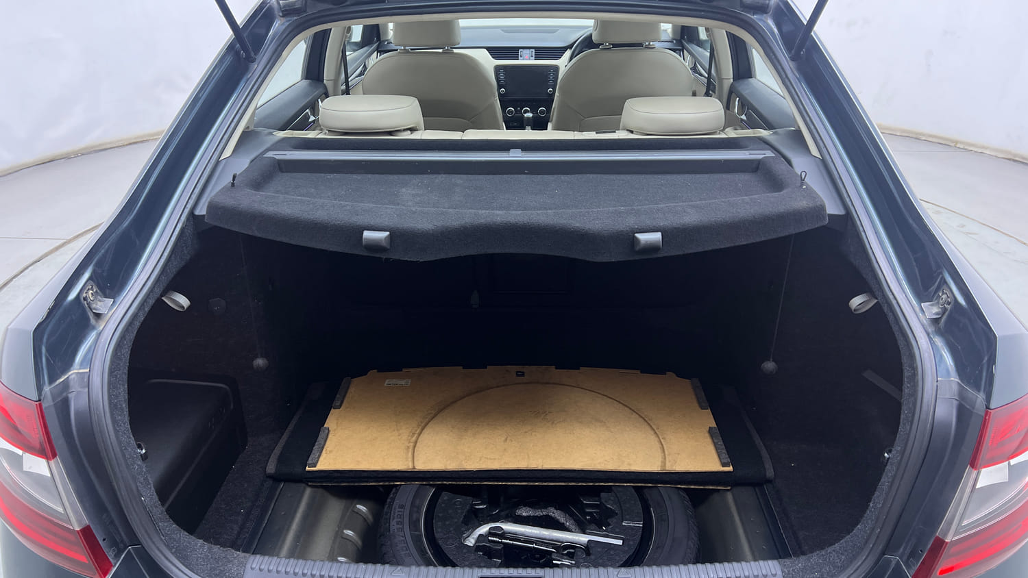Used 2018 Skoda Octavia 1.8 TSI L&K Petrol Automatic interior DICKY INSIDE VIEW