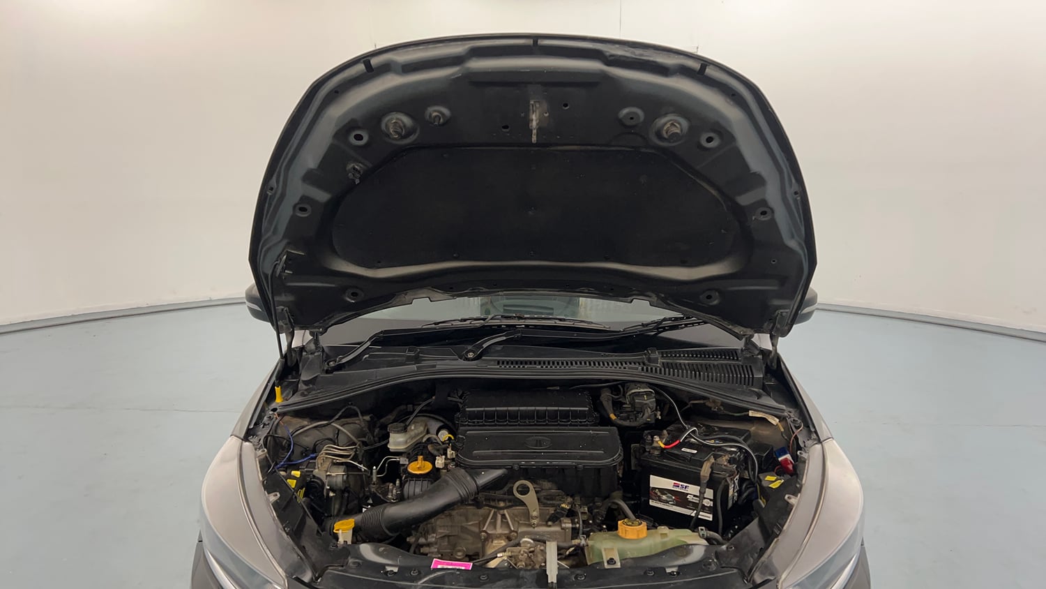 Used 2020 Tata Tiago XZ Plus Dual Tone Petrol Manual engine ENGINE & BONNET OPEN FRONT VIEW