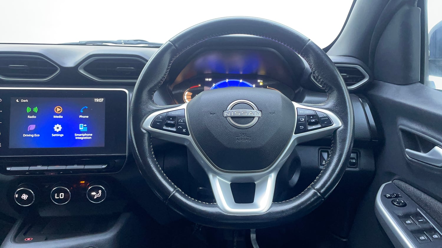 Used 2022 Nissan Magnite XV Premium Turbo CVT Dual Tone Petrol Automatic interior STEERING VIEW