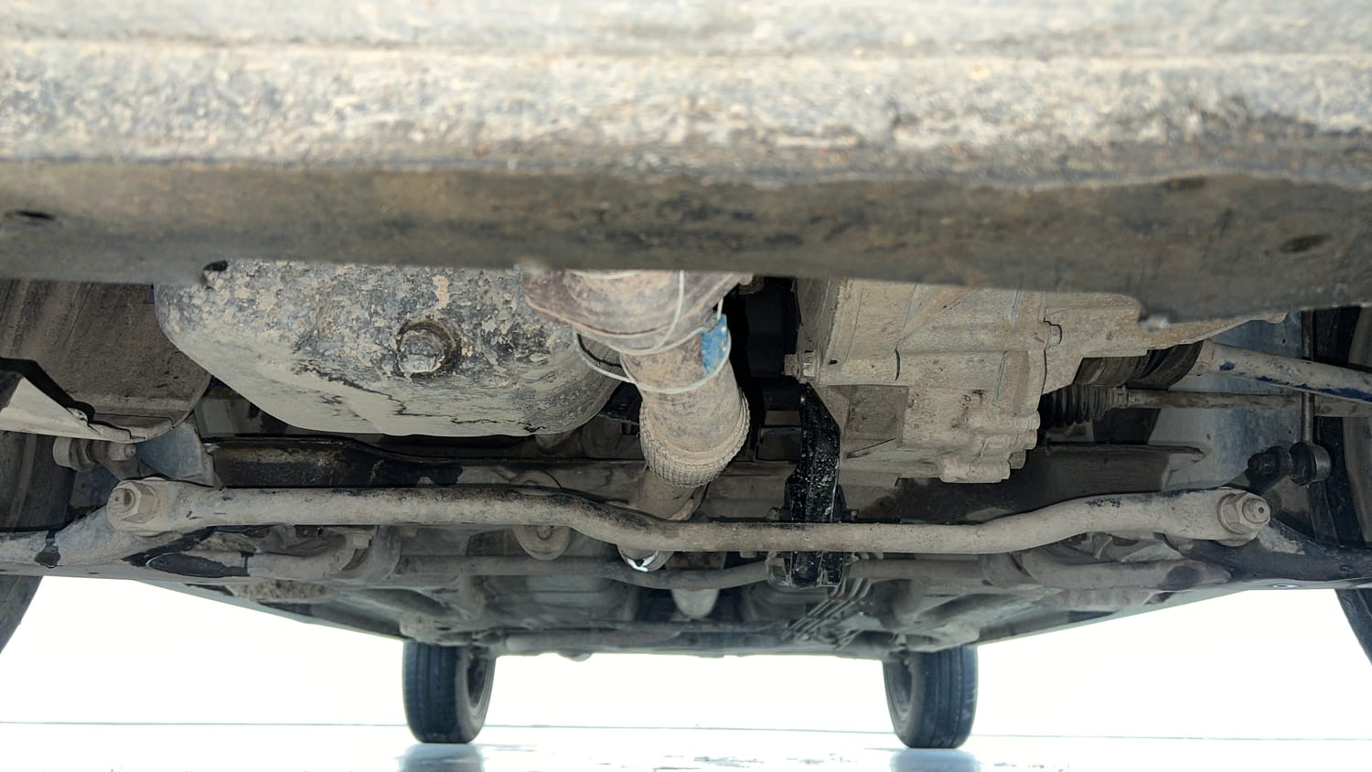 Used 2020 Tata Tiago XZ Plus Dual Tone Petrol Manual extra FRONT LEFT UNDERBODY VIEW