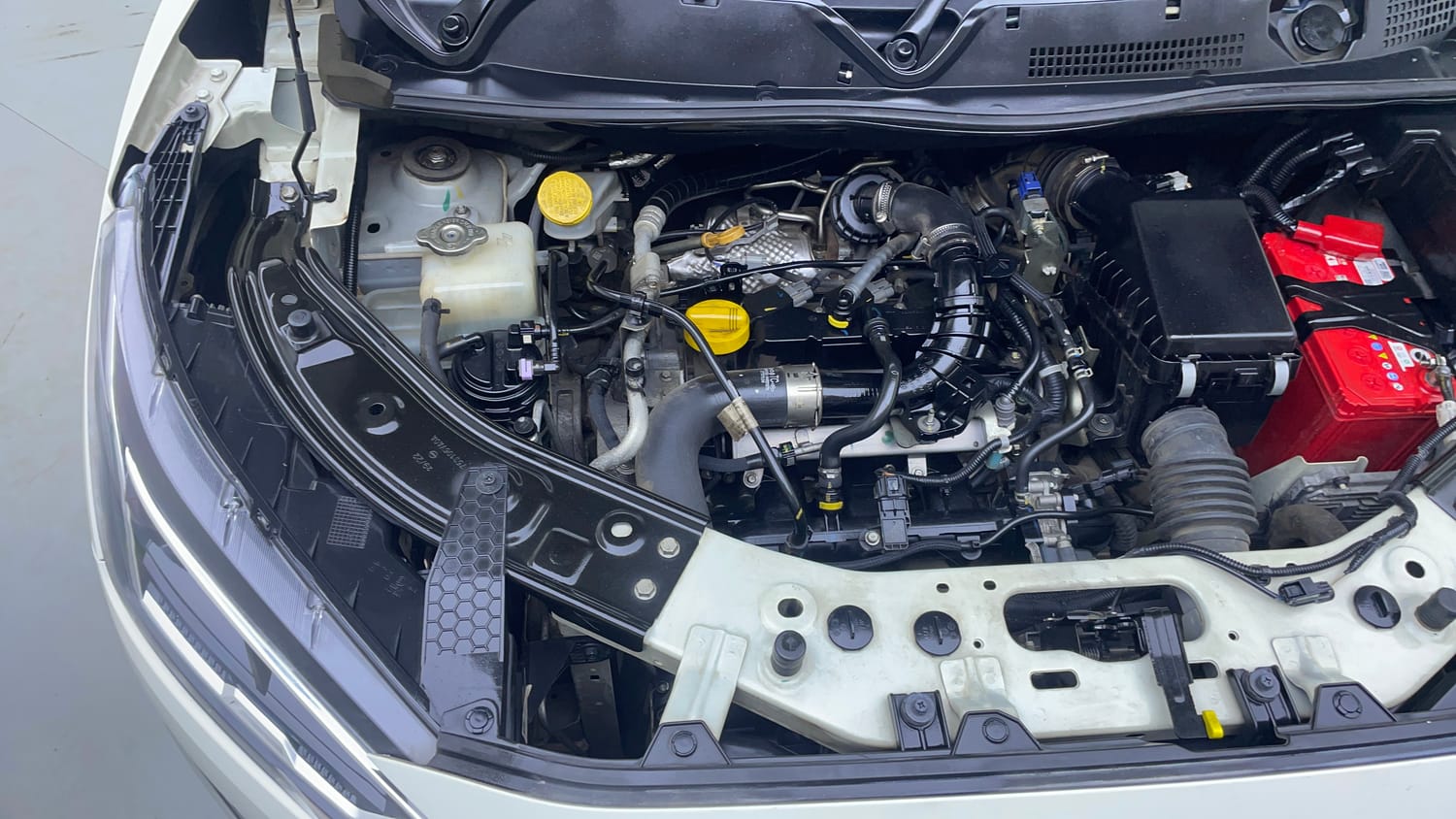 Used 2022 Nissan Magnite XV Premium Turbo CVT Dual Tone Petrol Automatic engine ENGINE RIGHT SIDE VIEW