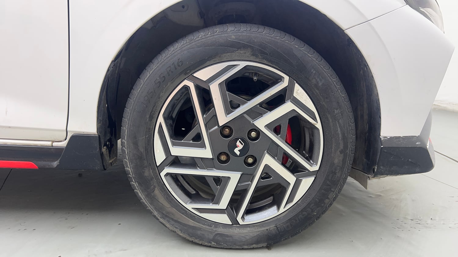 Used 2023 Hyundai i20 N Line N8 1.0 Turbo DCT Petrol Automatic tyres RIGHT FRONT TYRE RIM VIEW