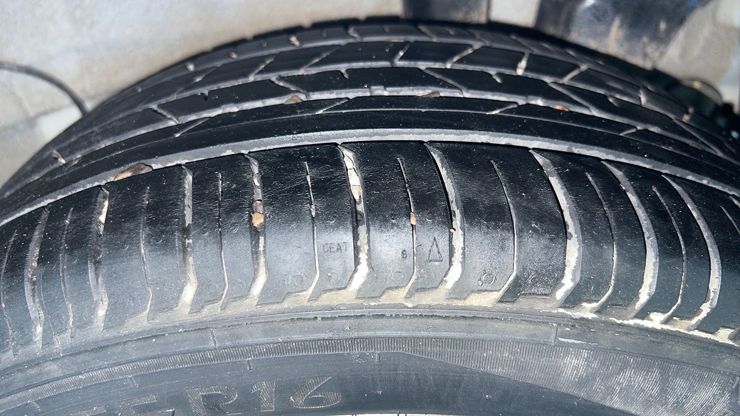 Used 2023 Hyundai i20 N Line N8 1.0 Turbo DCT Petrol Automatic tyres LEFT REAR TYRE TREAD VIEW