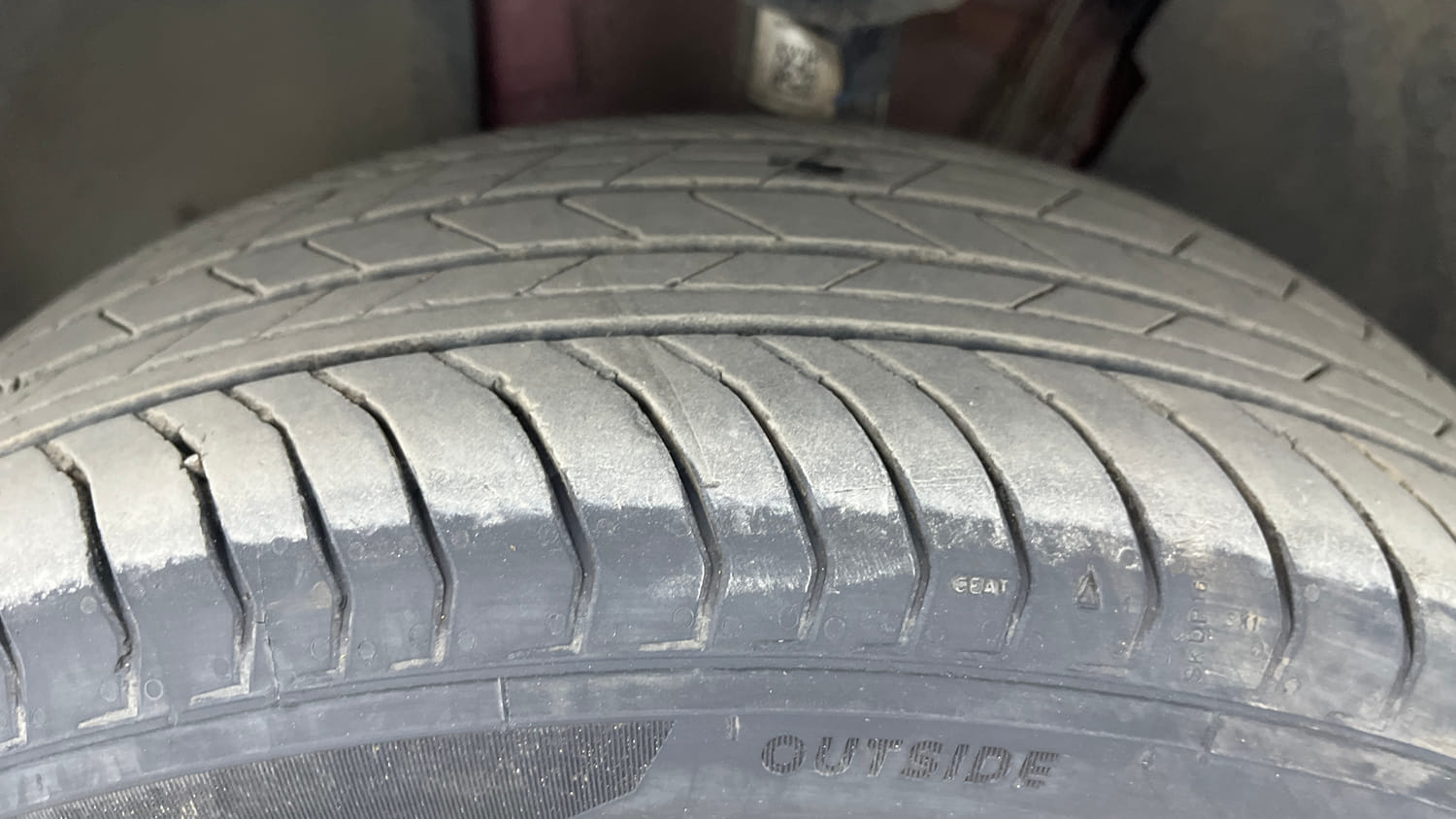 Used 2025 Skoda Kylaq Signature Petrol Manual tyres LEFT FRONT TYRE TREAD VIEW
