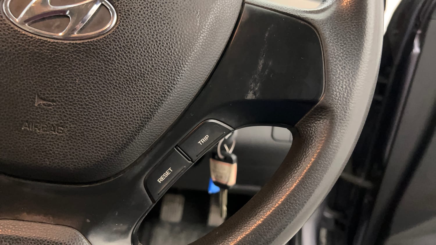 Used 2017 Hyundai Grand i10 Magna 1.2 Kappa VTVT Petrol Manual top_features Steering mounted controls