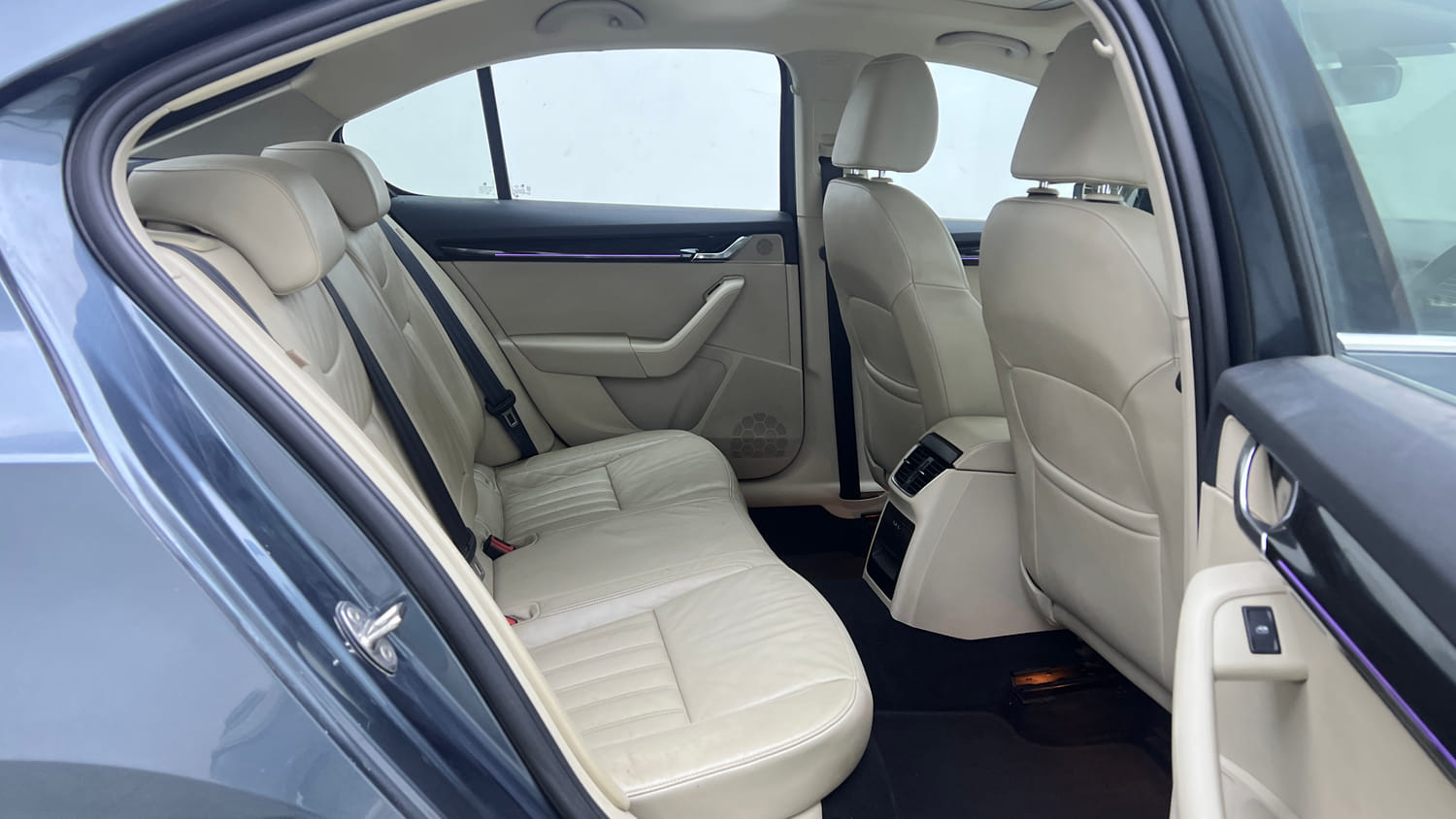 Used 2018 Skoda Octavia 1.8 TSI L&K Petrol Automatic interior RIGHT SIDE REAR DOOR CABIN VIEW