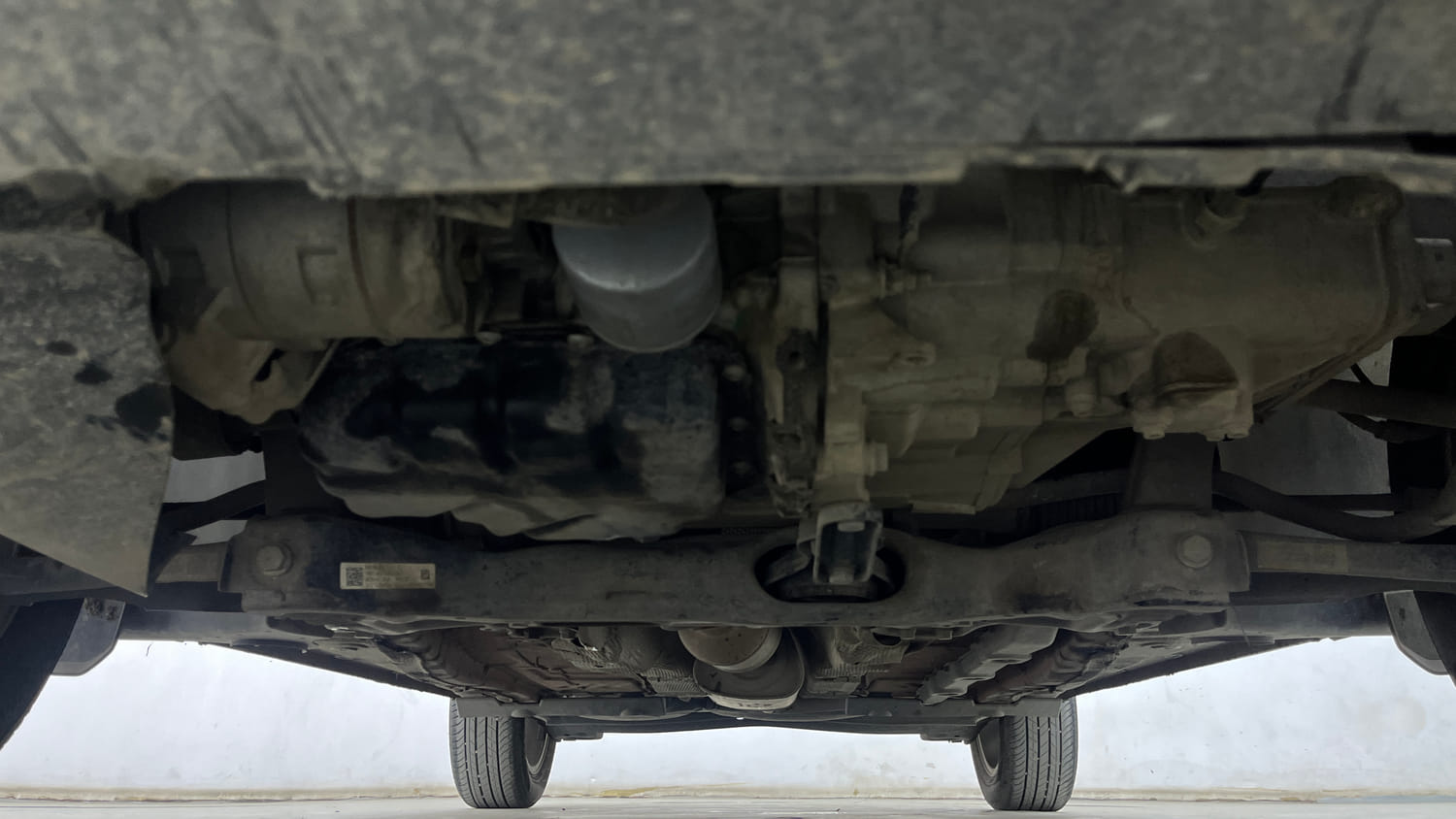 Used 2025 Skoda Kylaq Signature Petrol Manual extra FRONT LEFT UNDERBODY VIEW