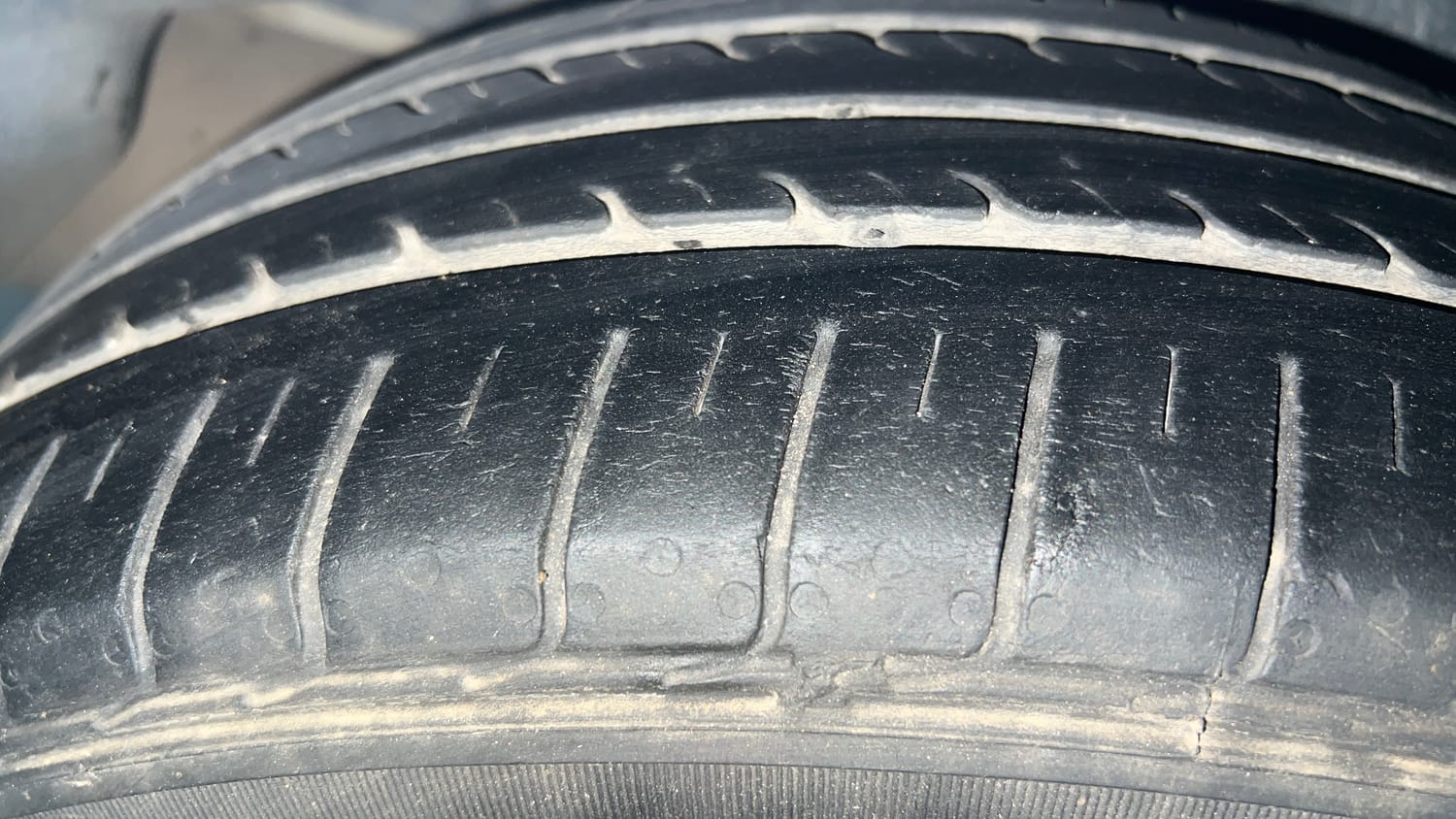Used 2023 Maruti Suzuki Ciaz Sigma 1.5 Petrol Manual tyres RIGHT REAR TYRE TREAD VIEW