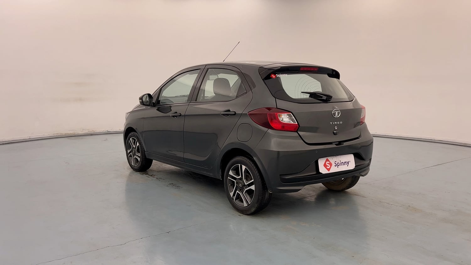 Used 2020 Tata Tiago XZ Plus Dual Tone Petrol Manual exterior LEFT REAR CORNER VIEW
