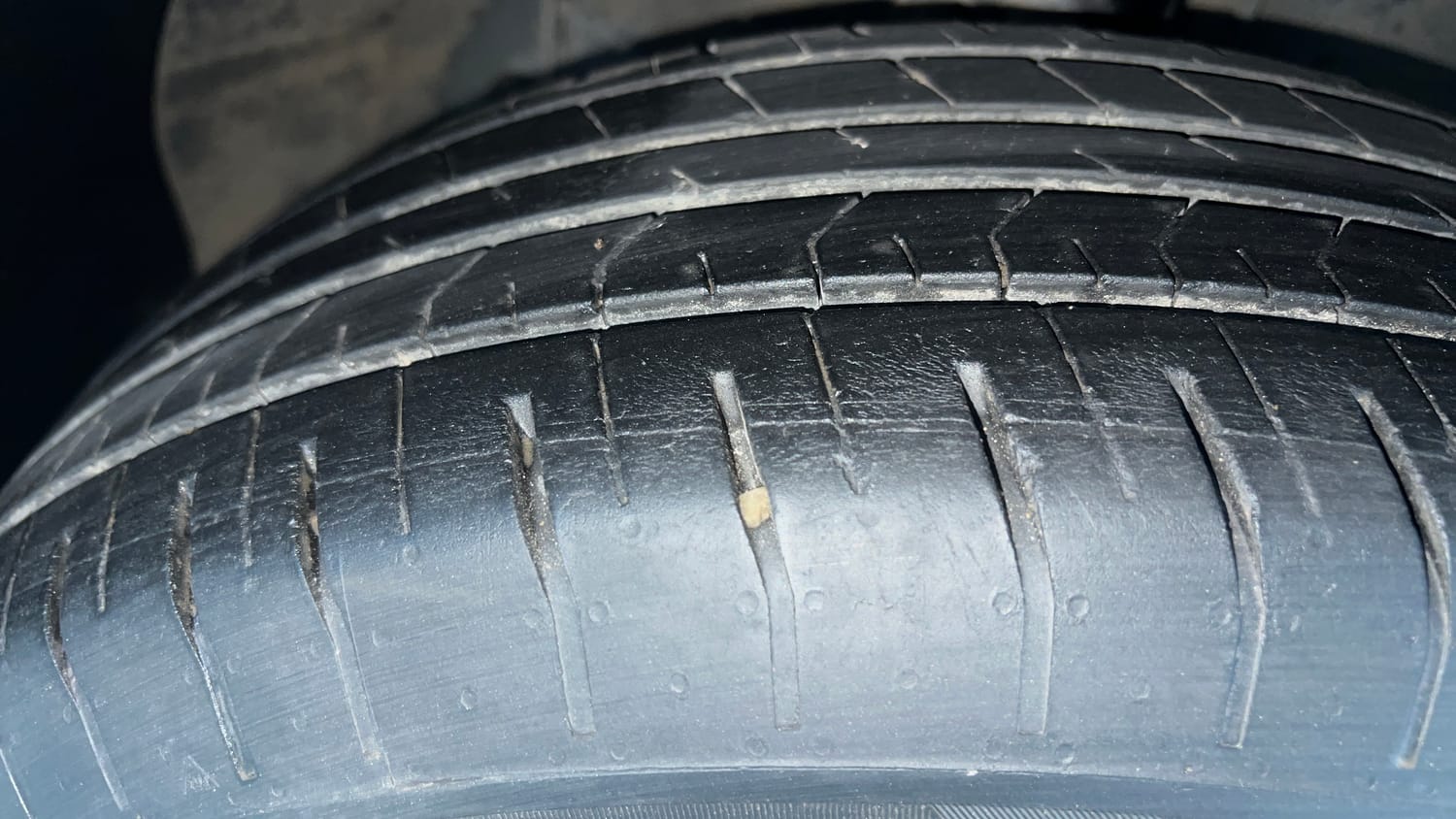 Used 2024 Hyundai Creta 1.5 MPi Petrol MT EX Petrol Manual tyres RIGHT FRONT TYRE TREAD VIEW