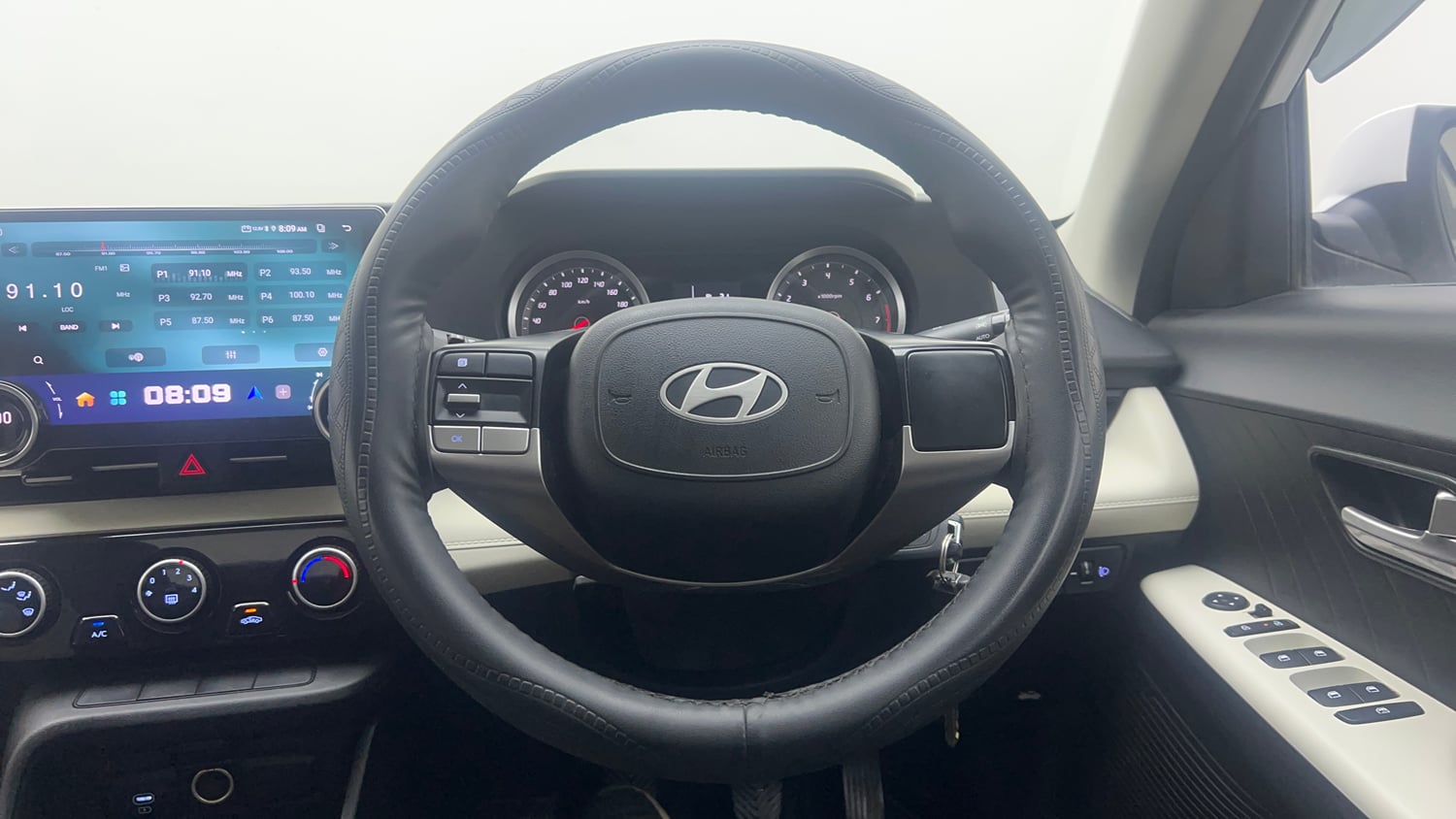 Used 2025 Hyundai Verna EX 1.5 Petrol MT Petrol Manual interior STEERING VIEW