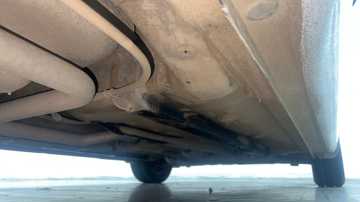 Used 2025 Hyundai Verna EX 1.5 Petrol MT Petrol Manual extra REAR RIGHT UNDERBODY VIEW