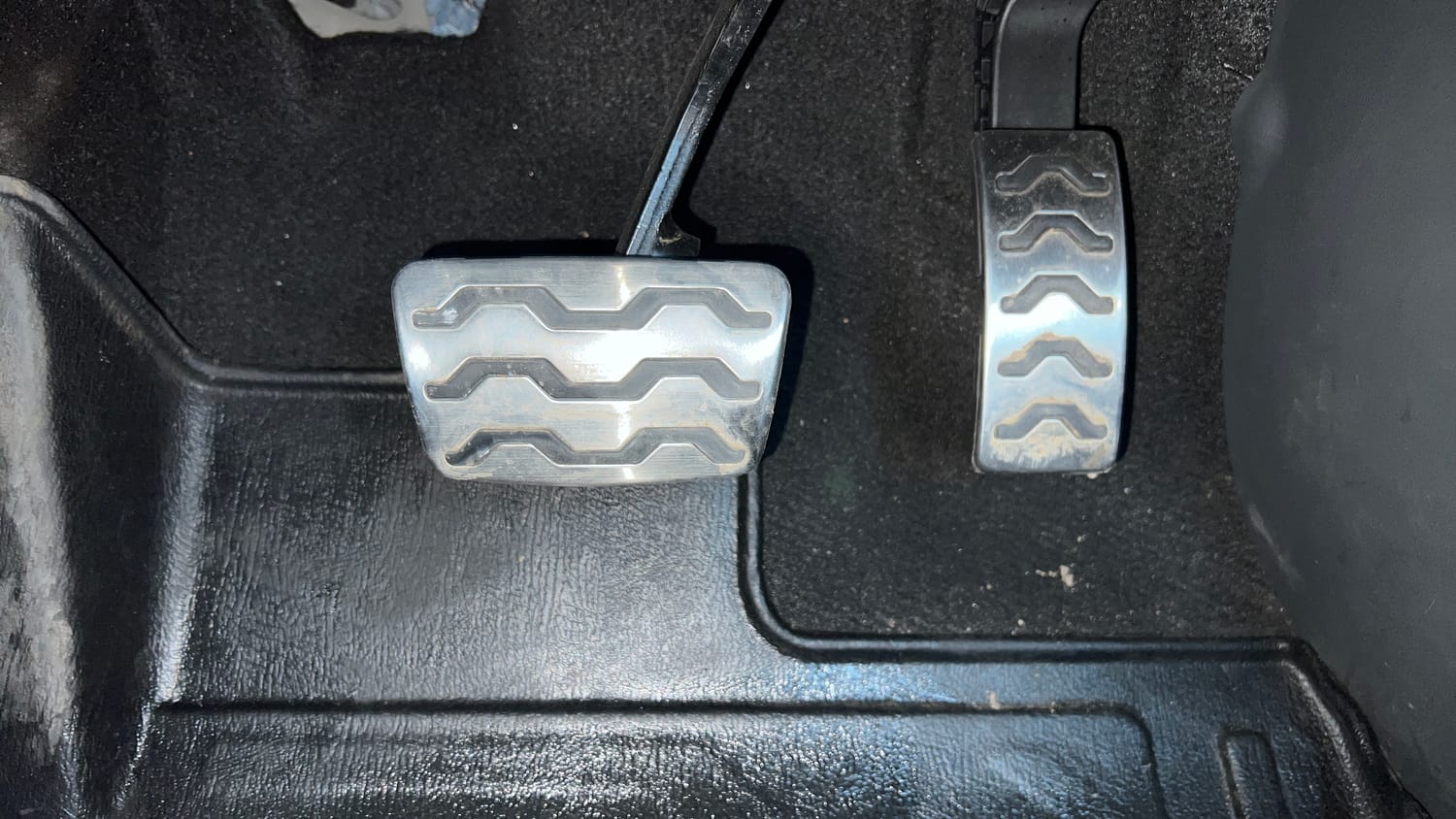 Used 2025 Kia Syros HTX Plus (O) 1.5 Diesel 6AT Diesel Automatic interior PEDALS VIEW