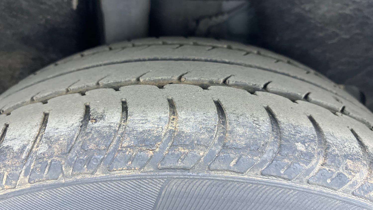 Used 2018 Skoda Octavia 1.8 TSI L&K Petrol Automatic tyres RIGHT REAR TYRE TREAD VIEW