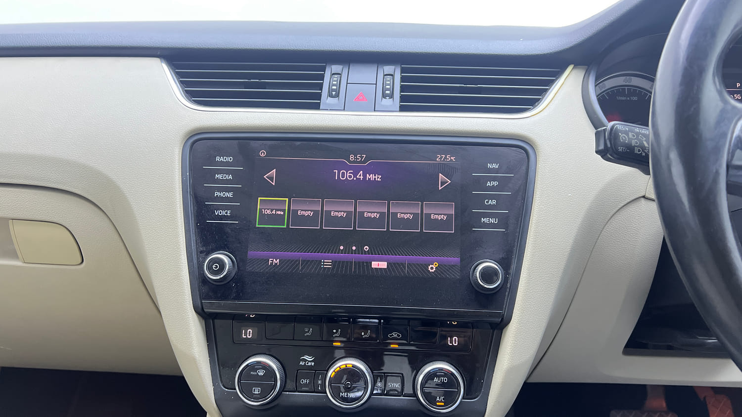 Used 2018 Skoda Octavia 1.8 TSI L&K Petrol Automatic interior MUSIC SYSTEM & AC CONTROL VIEW